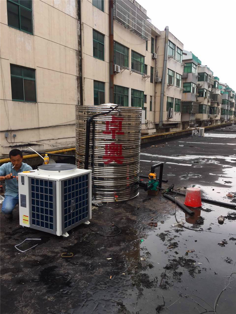 江陰佳臣美容美甲店空氣能熱水器